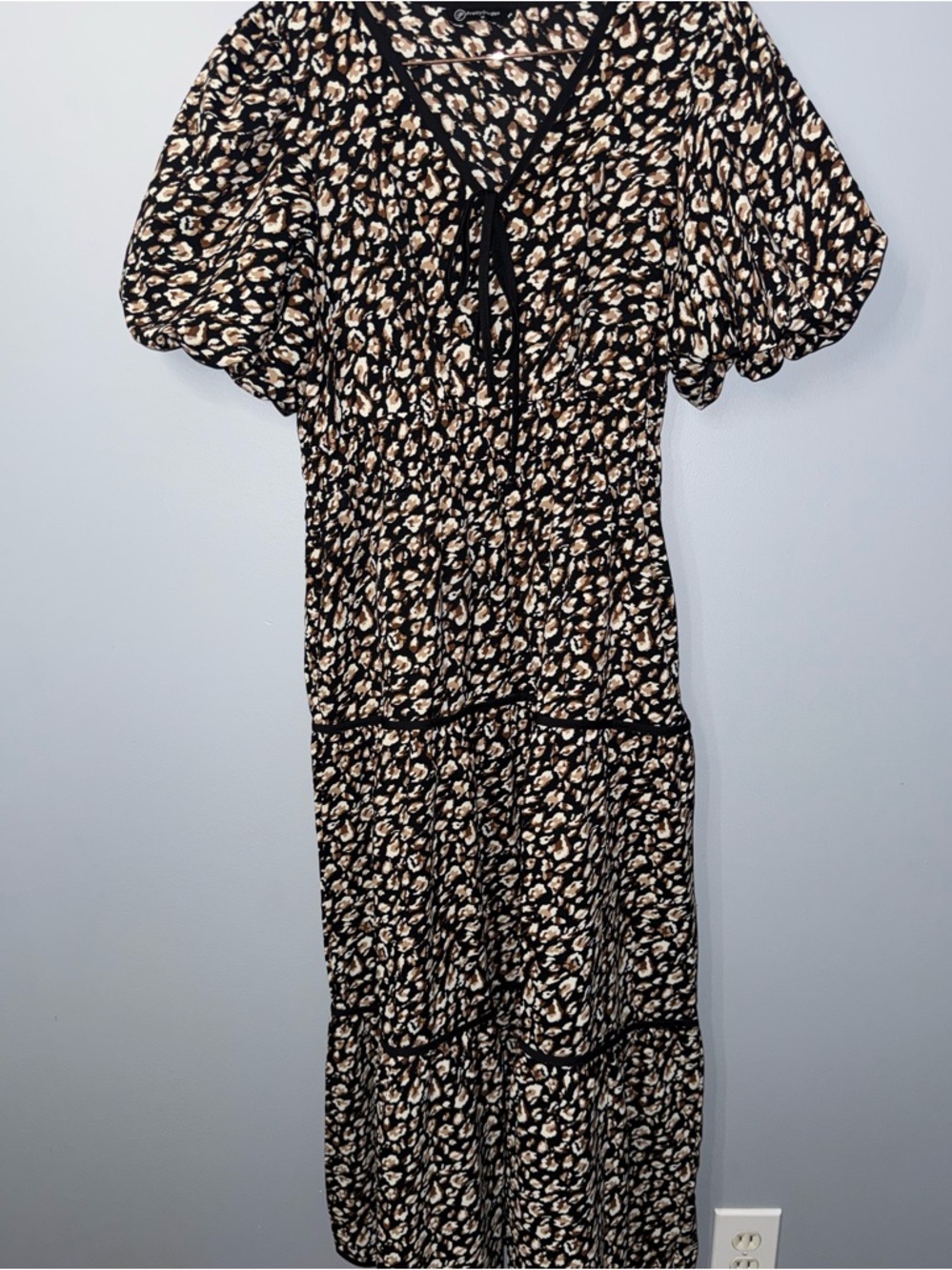 Black Leopard Print Tiered Maxi Dress with Puff Sleeves